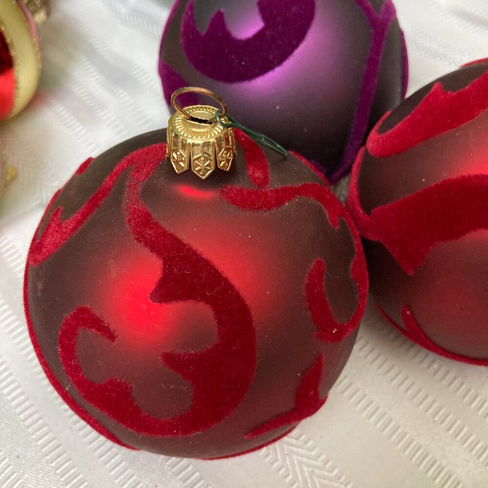 Vintage Pier Imports Glass & Velvet Christmas Ornaments – Set of 3 (Red/Purple)